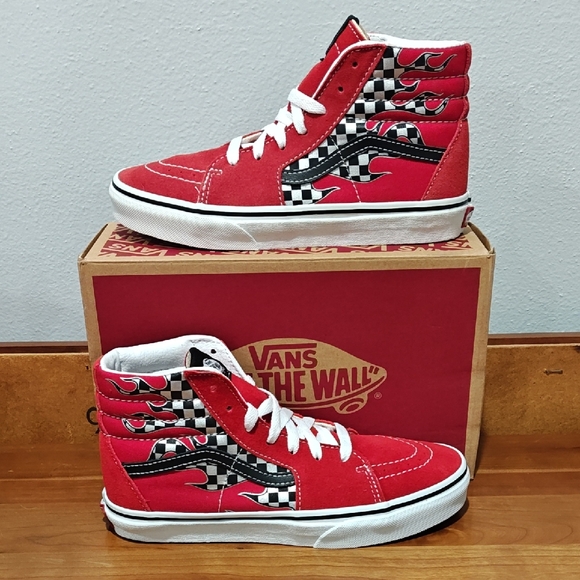 Vans Sk8-Hi
Boys' Grade School Red and Black Flame High-Tops - Picture 1 of 16